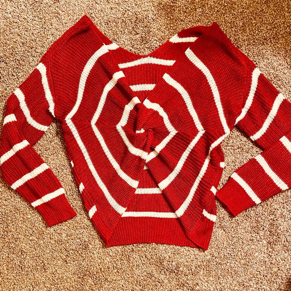 NWOT Love❤️Tree Knot sweater